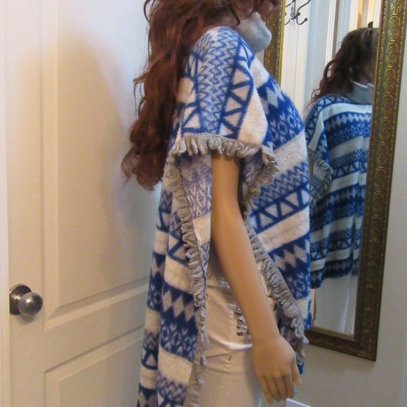 Poncho Cape Addition Elle On size - Picture 4 of 9